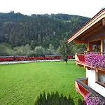 Sonnenau Lejlighed