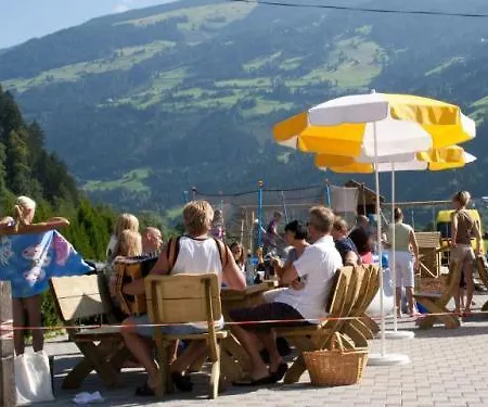 ゾーネナウ アパート